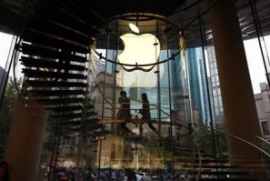 China Back Apple in Patent War: Country Grants 40 New Patents Protecting iPhone, iPad