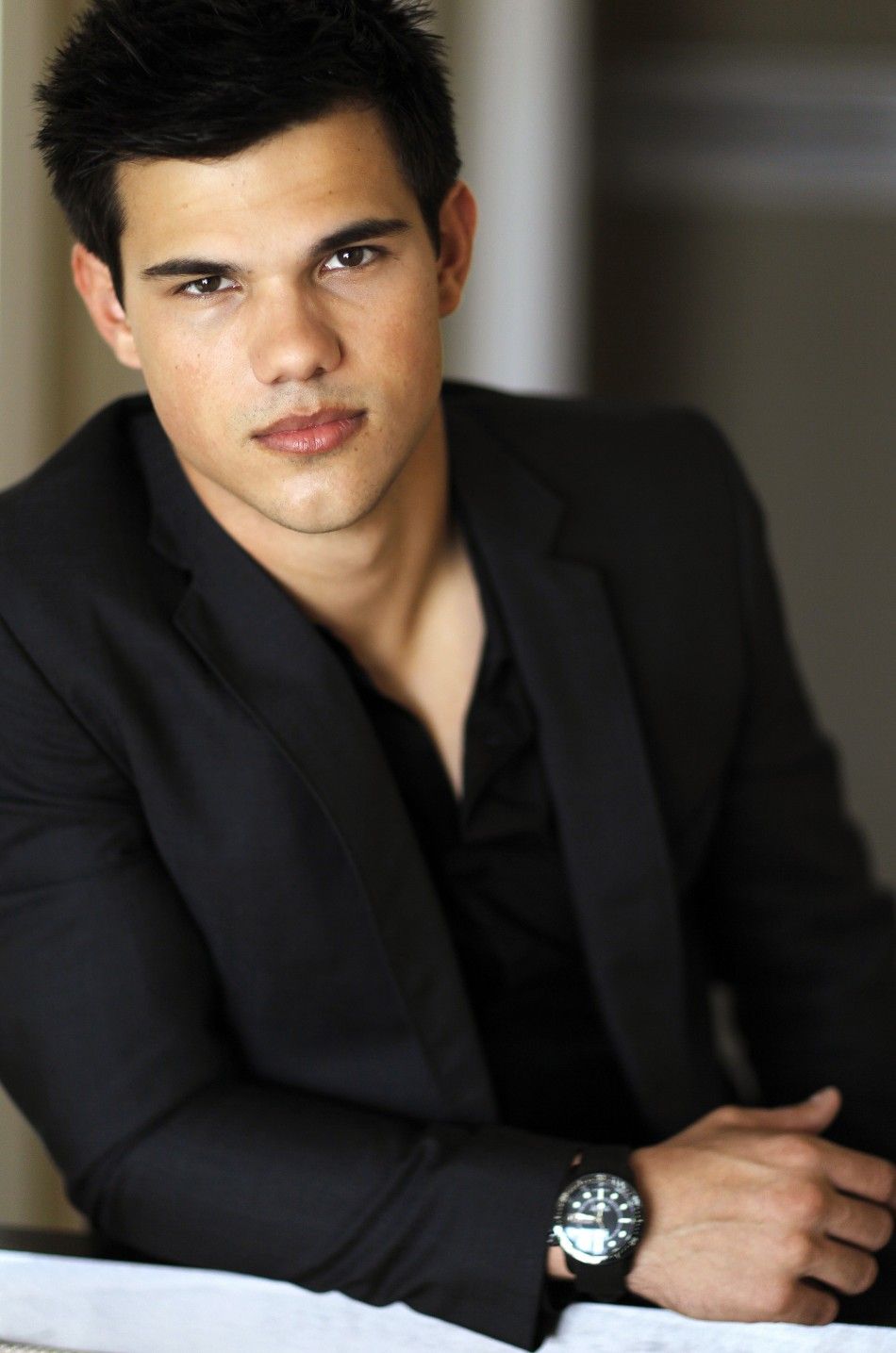 Taylor Lautner, who stars in the upcoming movie quotThe Twilight Saga Eclipse,quot poses for a portrait in Los Angeles