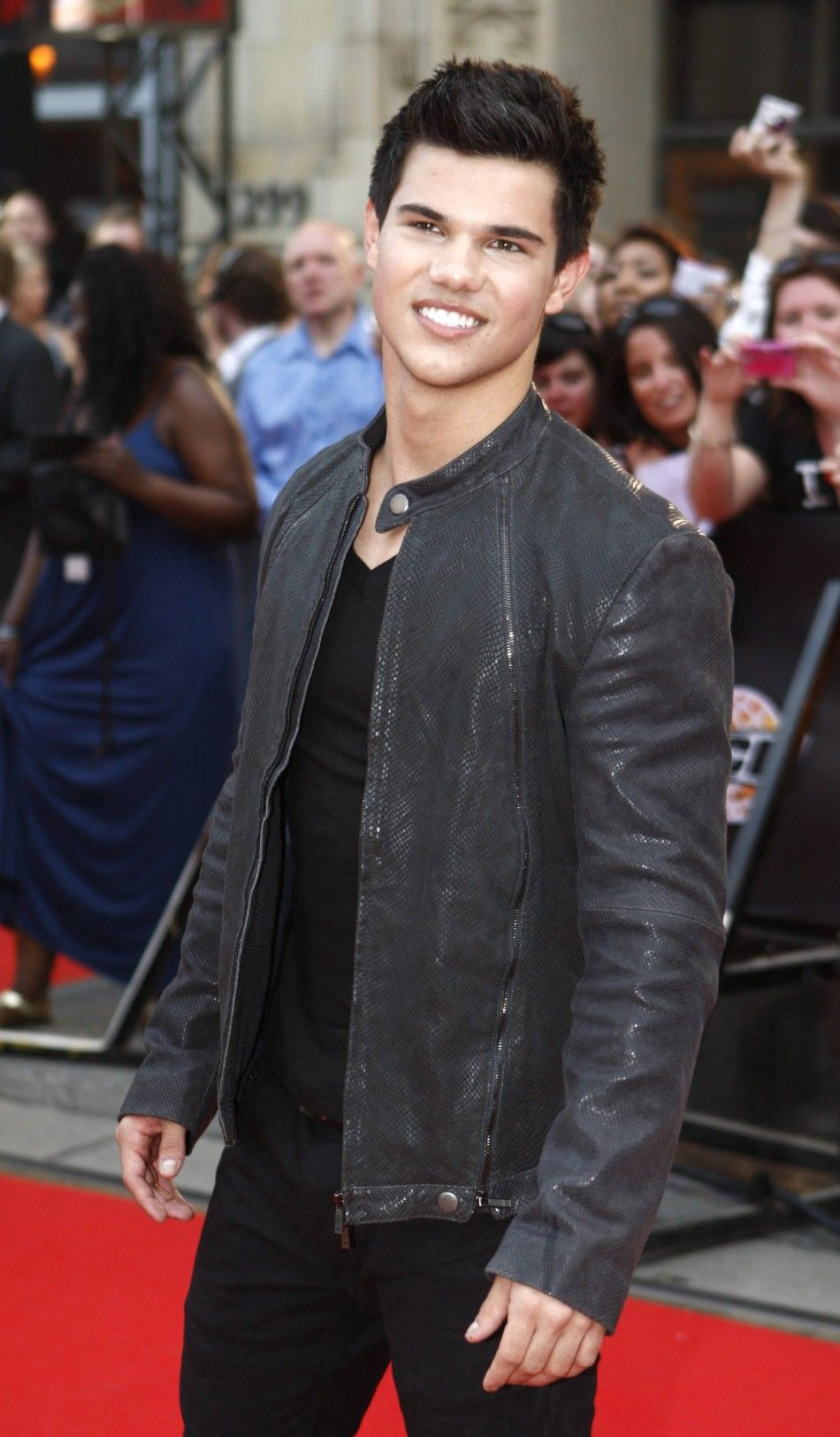 Taylor Lautner from the film quotTwilight, New Moonquot poses during the 2009 MuchMusic Video Awards in Toronto