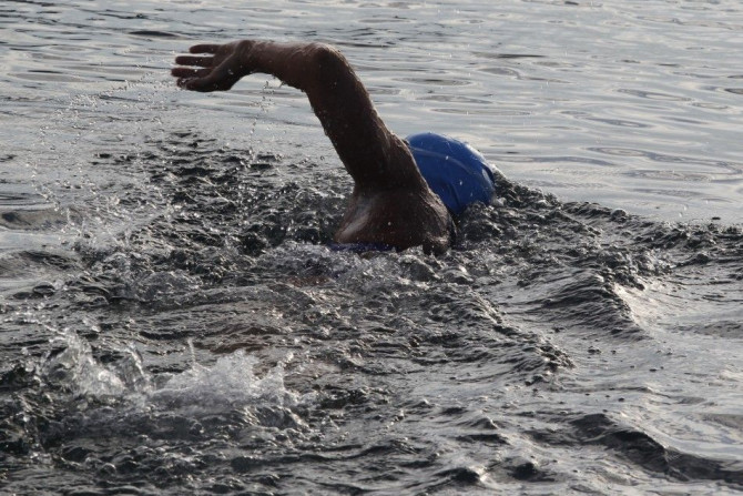 Diana Nyad swims to Florida