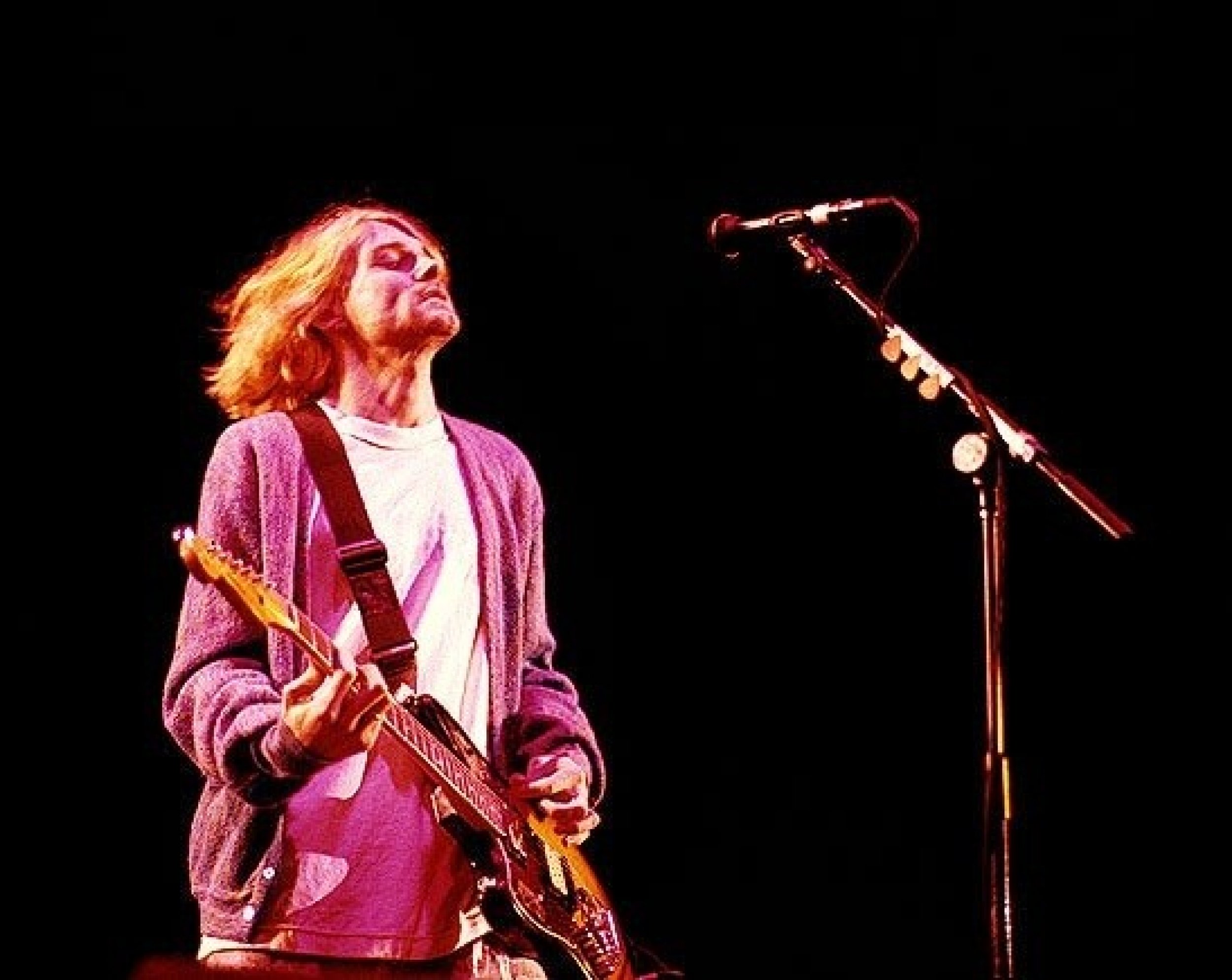 Kurt Cobain playing his Fender Jaguar