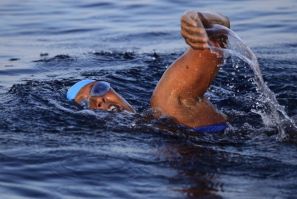 U.S. long-distance swimmer Diana Nyad starts her attempt to swim to Florida from Havana