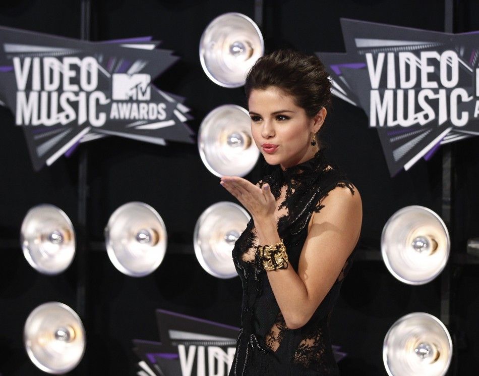 Selena Gomez Hosting 2011 MTV EMA Awards