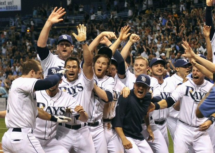 Evan Longoria walks off and Rays win