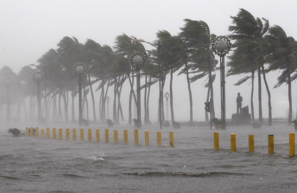 Typhoon moves to Vietnam