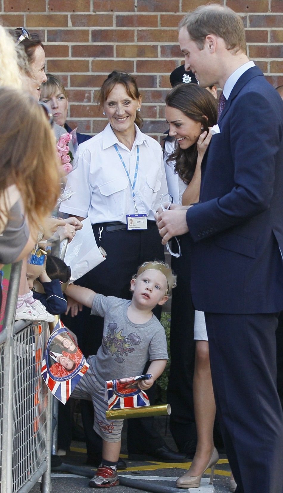 Kate Middleton  Prince William Open Cancer Unit 