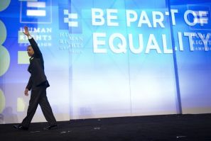 U.S. President Barack Obama departs after remarks at the Human Rights Campaign&#039;s annual dinner in Washington, October 1, 2011.