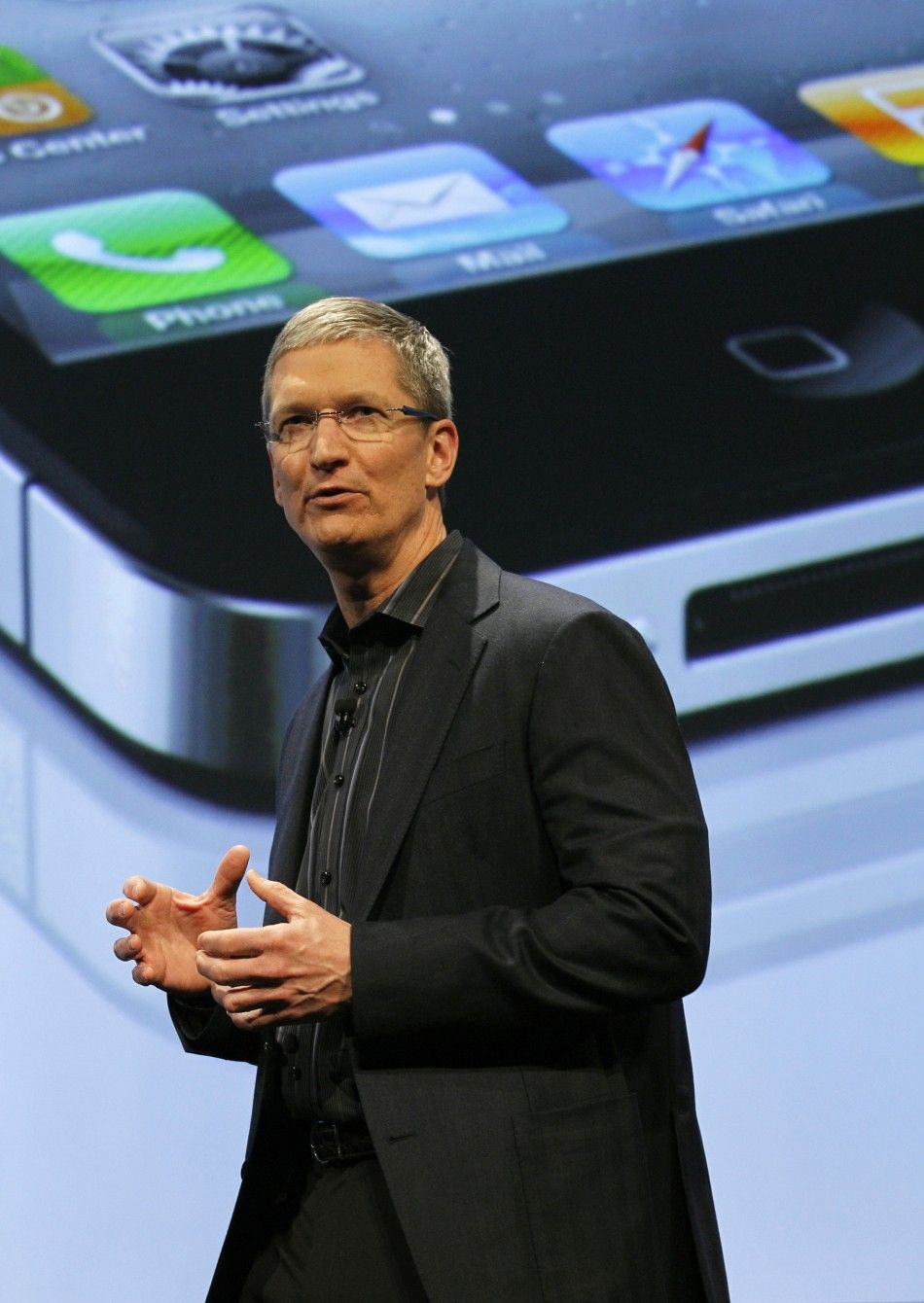 Tim Cook speaking during Verizons iPhone 4 launch event in New York