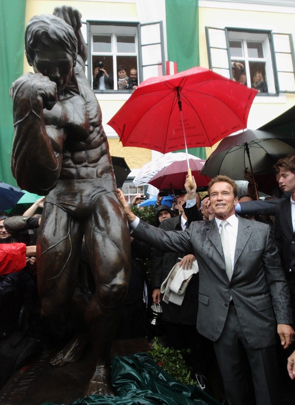 Schwarzenegger Unveils a Statue of Himself