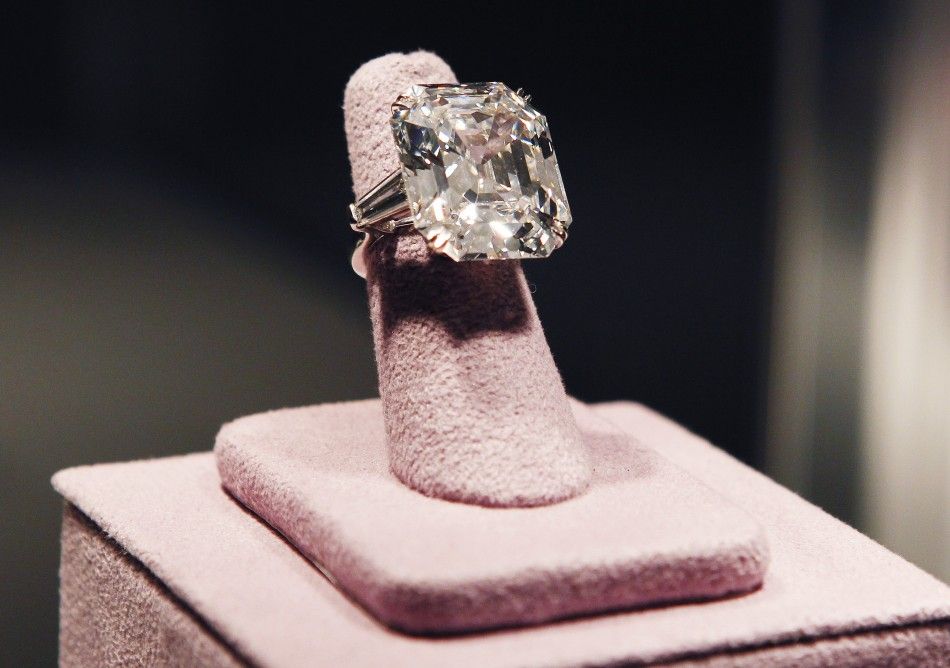 Elizabeth Taylors 33.19 carats diamond ring.