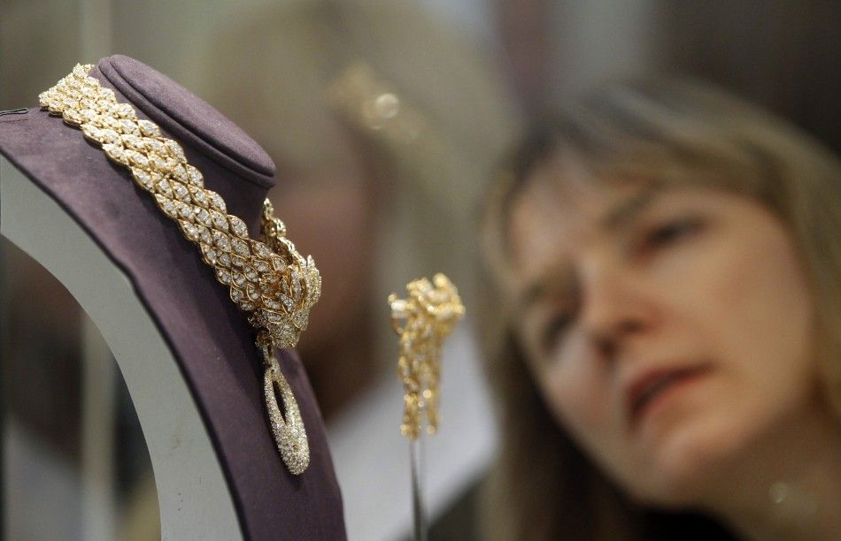 Jewelry worn by Elizabeth Taylor.