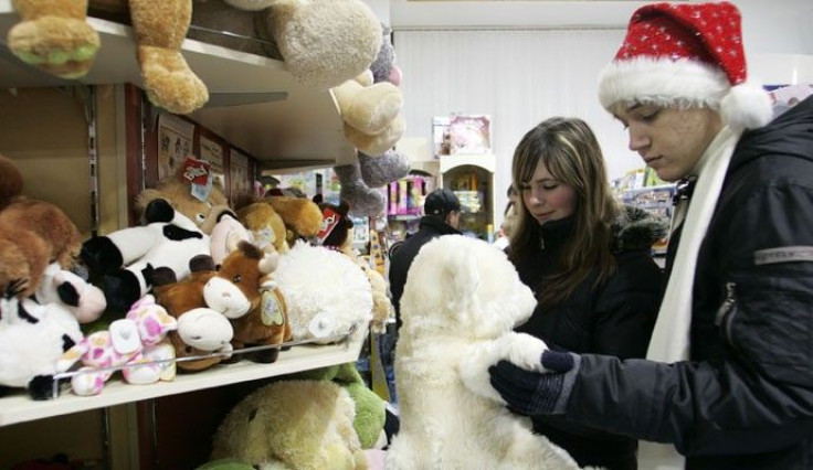 Rich Americans set to spend more on holiday gifts