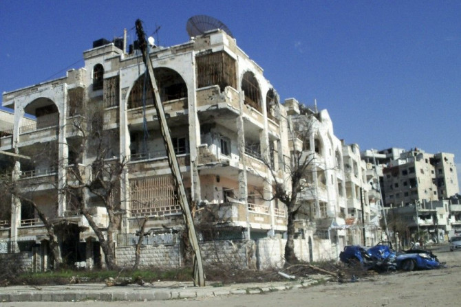  Inshaat district of Homs sustained heavy damage from bombs and shelling by government forces 