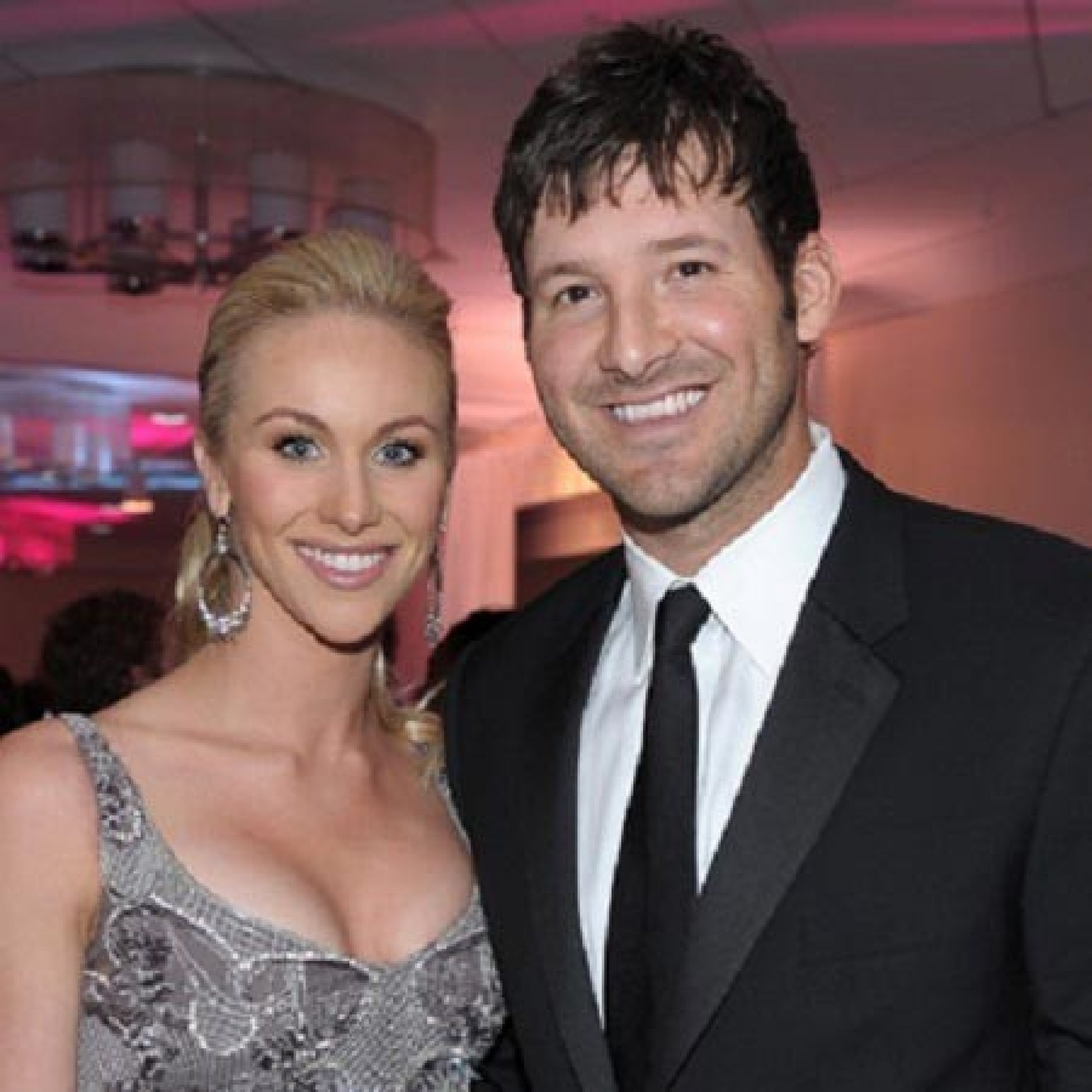 Tony Romo's wife Candice Crawford shows off incredible figure just 3 weeks  after giving birth