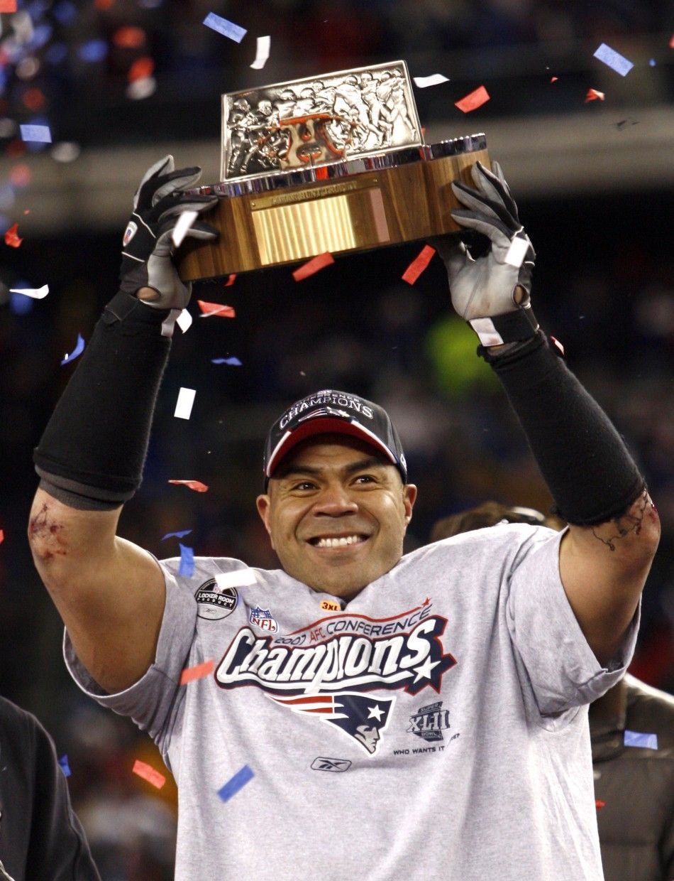 Junior Seau Suicide: His Ex Wife Says He Suffered Concussions