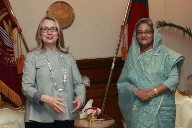 U.S. Secretary of State Hillary Clinton meets with Bangladesh&#039;s Prime Minister Sheikh Hasina in Dhaka