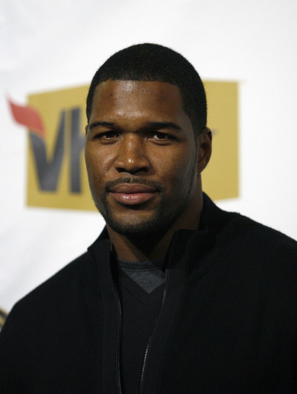 Michael Strahan Early Favorite To Be Kelly Ripa's Co-Host | IBTimes