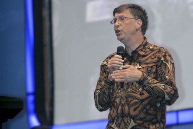 Microsoft Corp Chairman Bill Gates (R) accompanied by Indonesian president Susilo Bambang Yudhoyono speaks during a presidential lecture held by Indonesian Chamber of Commerce and Industry in Jakarta May 9, 2008. 