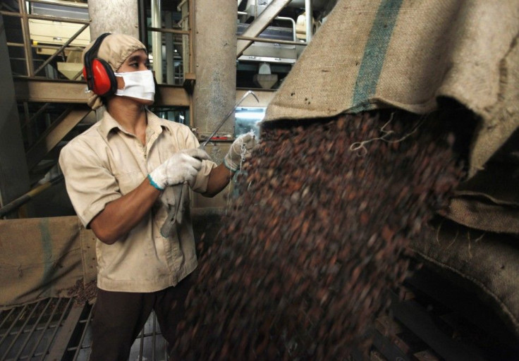 Cocoa future prices fell Wednesday, as New York-traded commodity &quot;softs&quot; were among the day&#039;s biggest losers.
