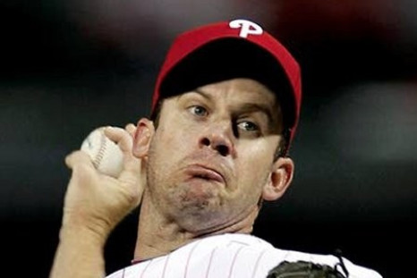 Roy Oswalt will sign with the Rangers according to reports.