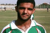 Israel agrees to release Palestinian footballer Mahmoud Sarsak in return for ending hunger strike