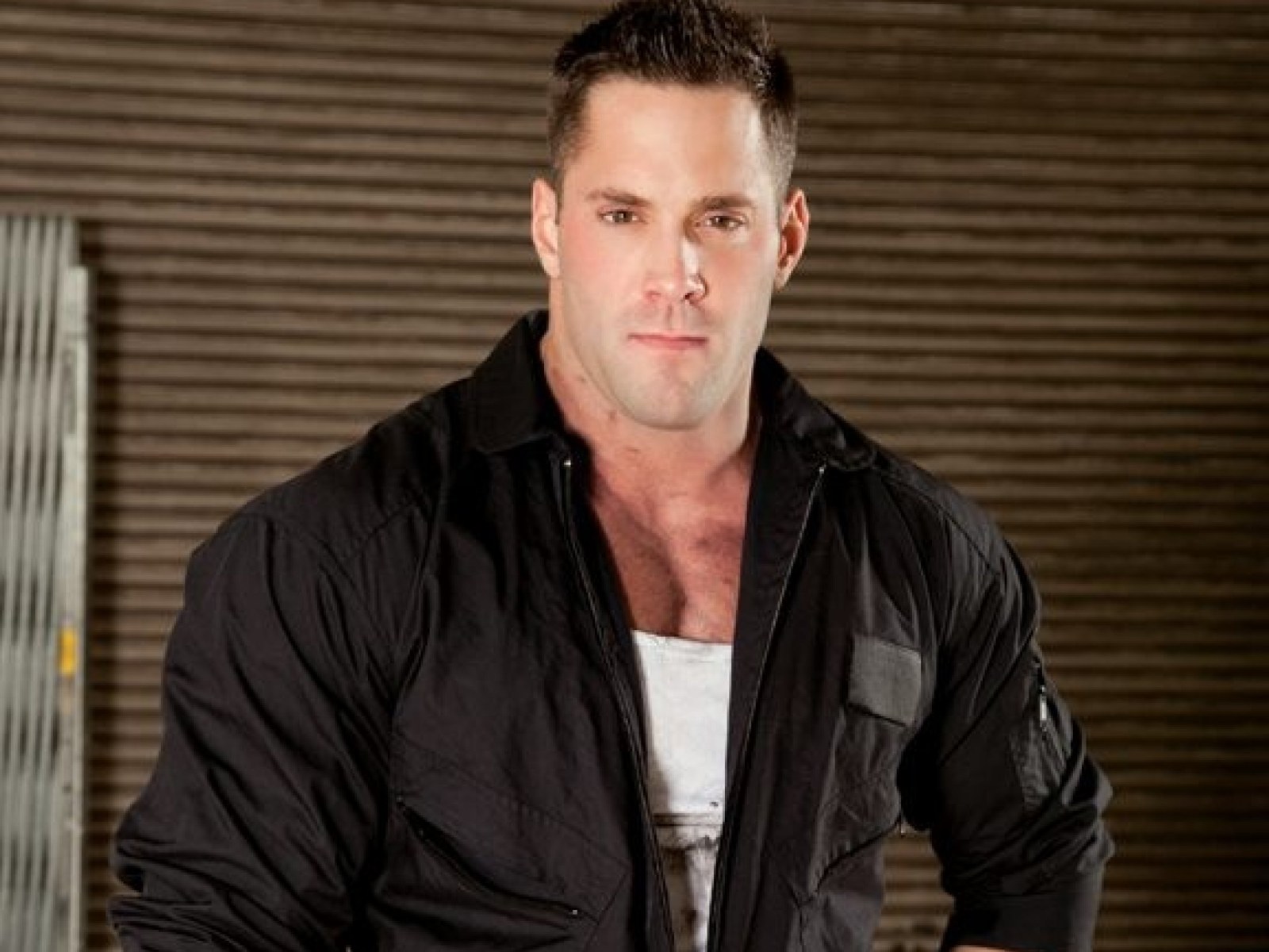 Erik Rhodes Dies