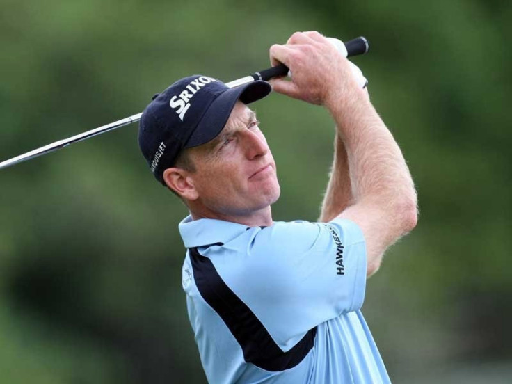 Jim Furyk has a share of the lead and looks to be in good position to win the US Open today.