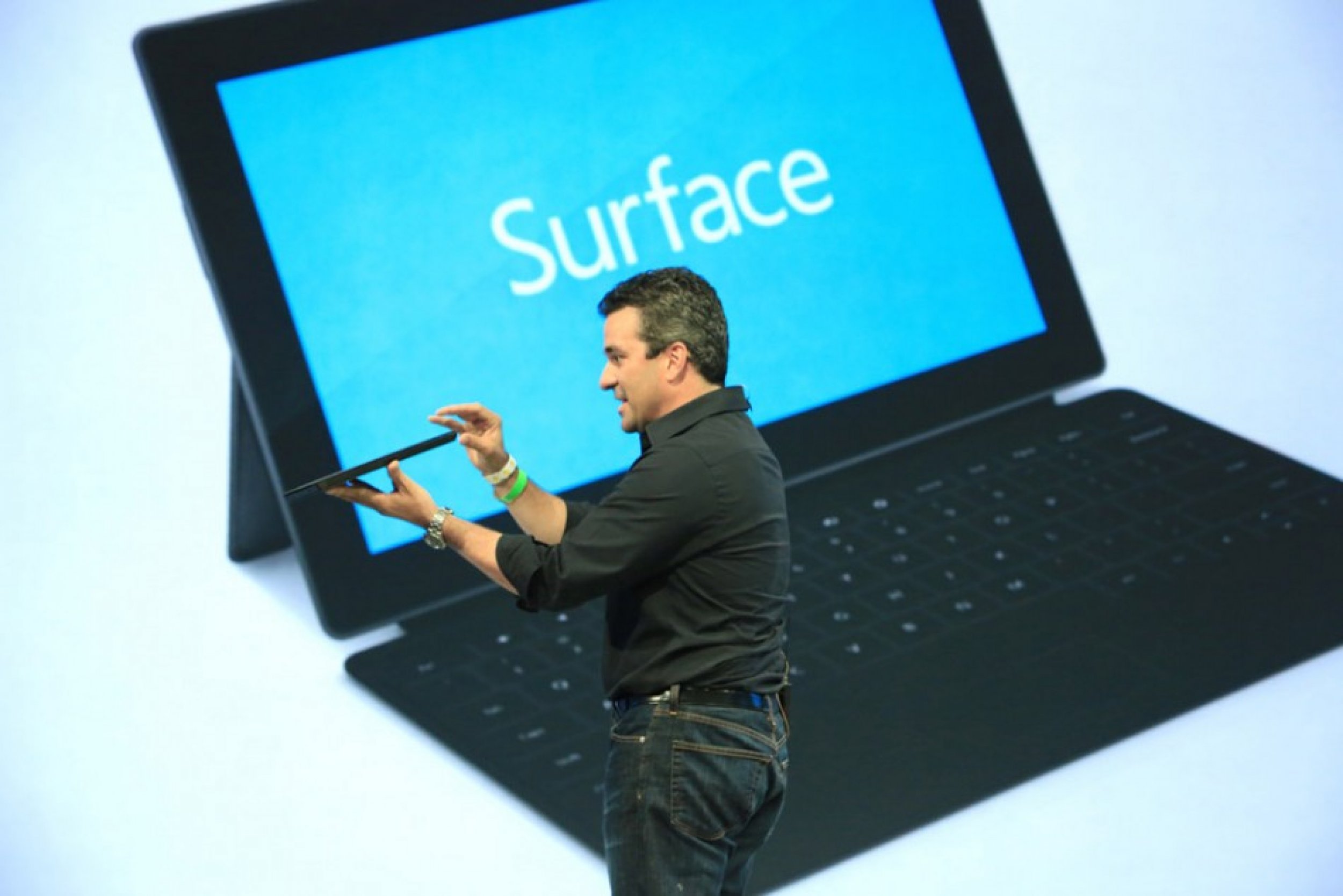 Microsoft Tablet Surface Features New MagSafe-Like Connector That Might Transmit Power And Data