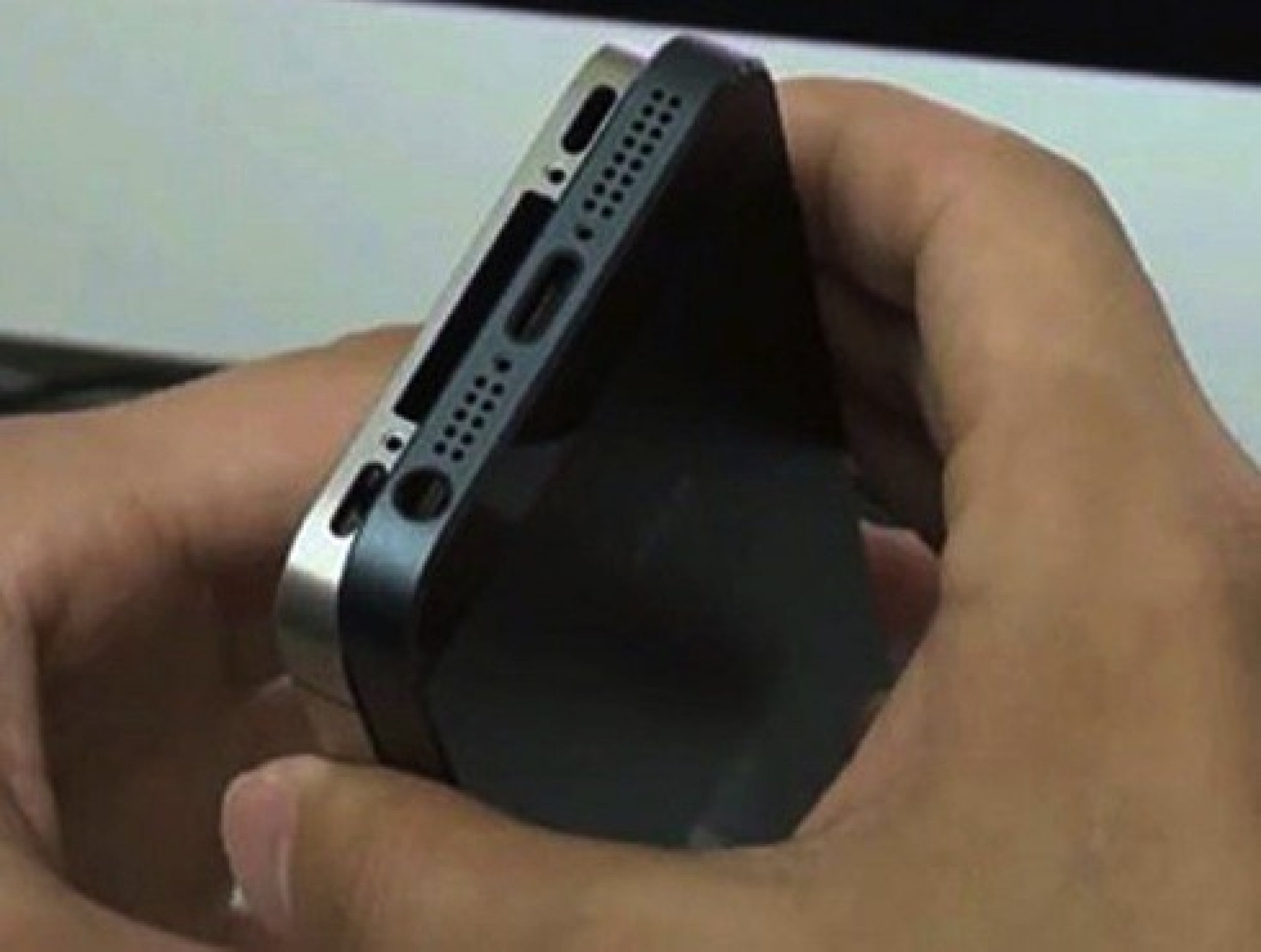 iPhone 5 Rumors Is Apples Mini Dock Connector Actually A Thunderbolt Port PICTURES