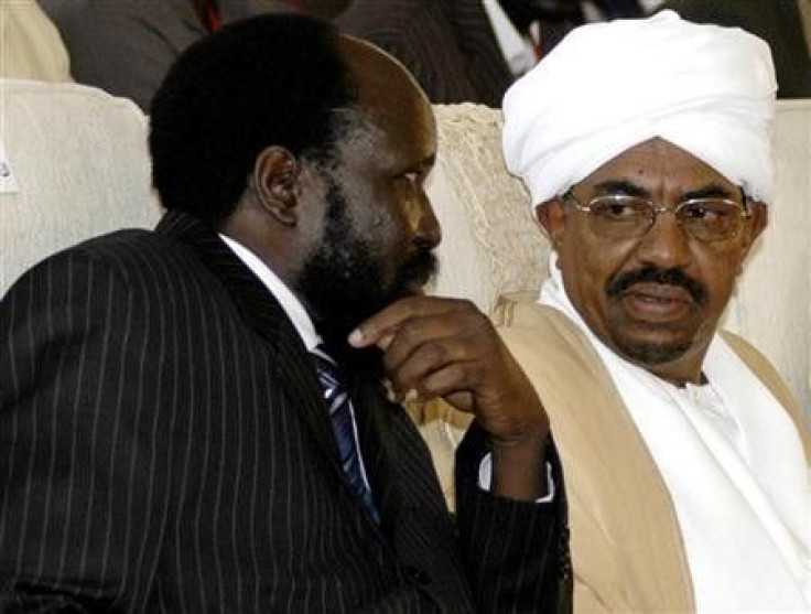 Sudan's Vice-President and leader of SPLM Kiir chats with Sudanese President al-Bashir after swearing-in ceremony in Khartoum. Sudan's Vice-President and leader of SPLM Salva Kiir (L) chats with Sudanese President Omar al-Bashir 