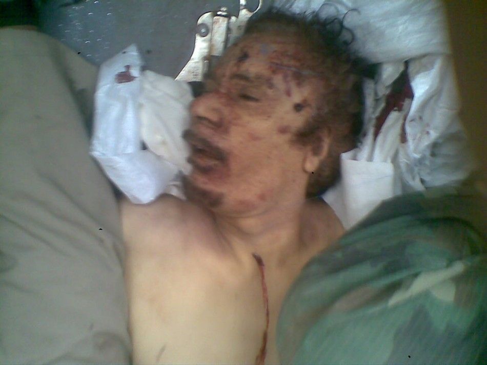 Gadhafis body on truck to Misrata
