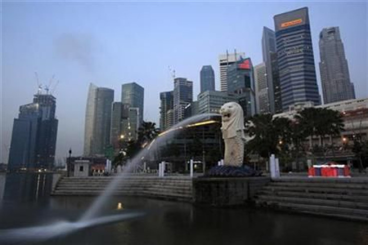 A general view of Singapore&#039;s financial district from Merlion Park