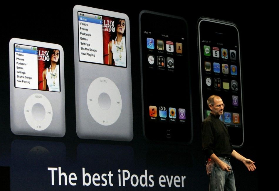 Apple CEO Steve Jobs introduces the new Apple iPod media players in San Francisco, California September 5, 2007. 