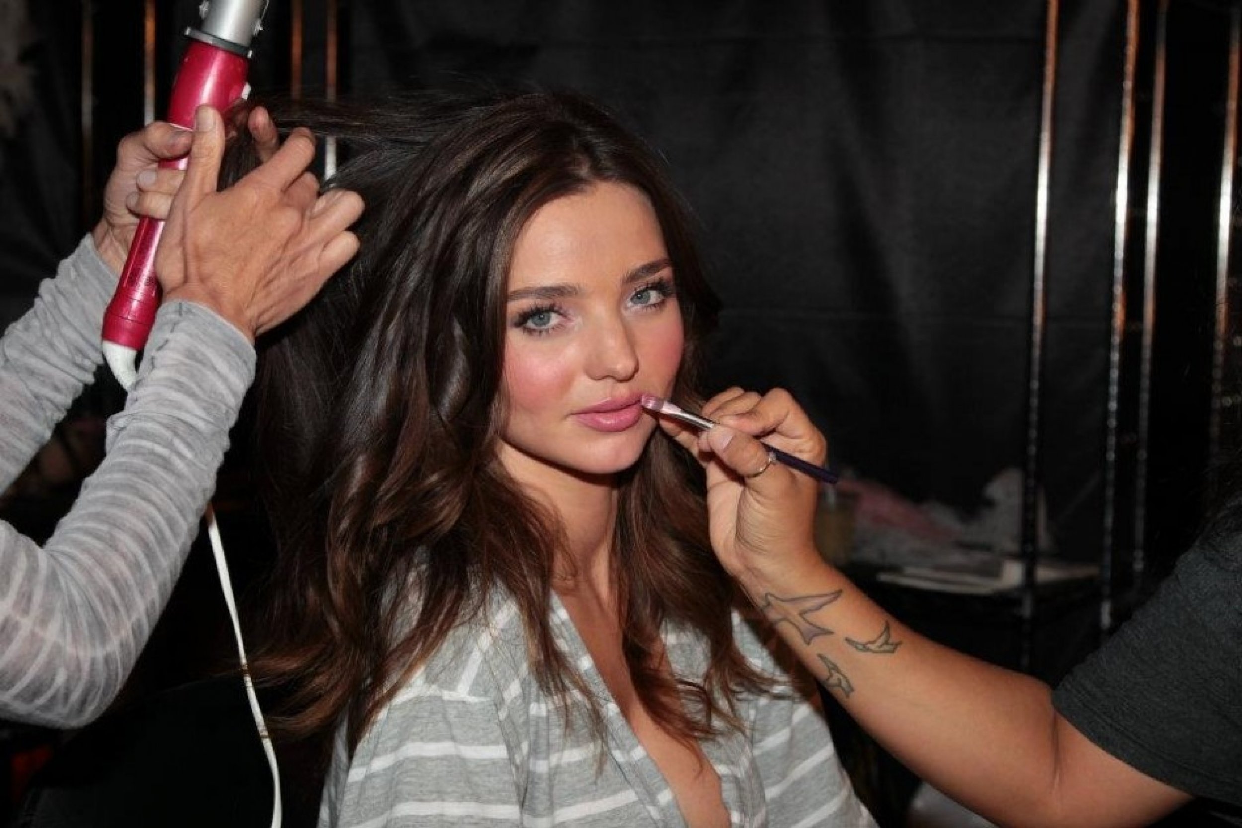 Behind the Scenes  2011 Victorias Secret Fantasy Bra Miranda Kerr Photo-shoot 