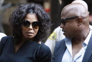 Janet (L) and Randy Jackson, siblings of deceased pop star Michael Jackson, leave court after the opening day of Dr. Conrad Murray&#039;s trial in the death of pop star Michael Jackson in Los Angeles