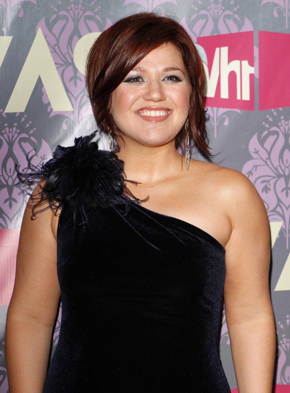 Kelly Clarkson: From ‘Thankful’ to ‘Stronger’ [PHOTOS]