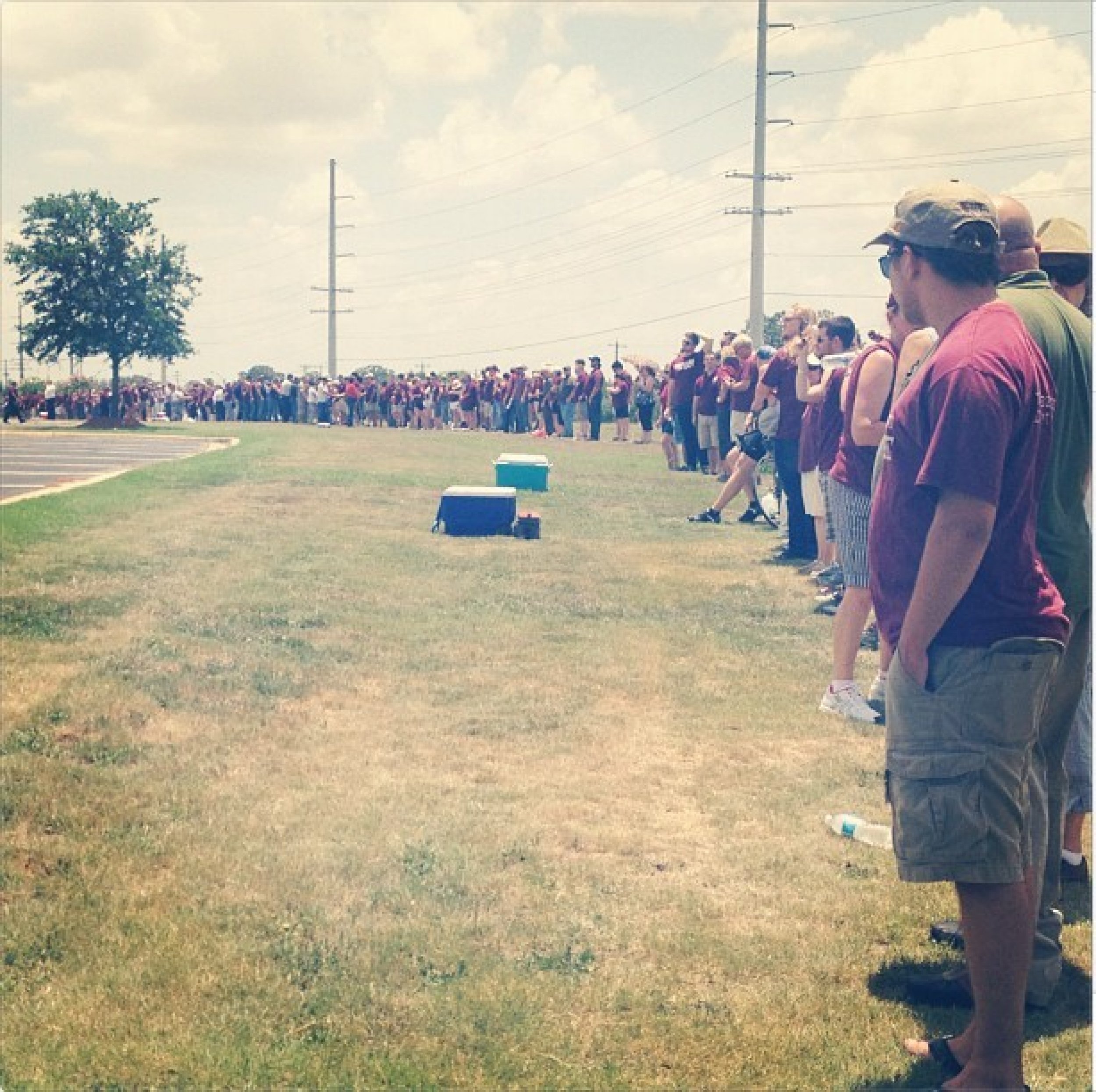 Texas AM Students Create A Sea Of Maroon To Block Westboro Baptist Church Protests