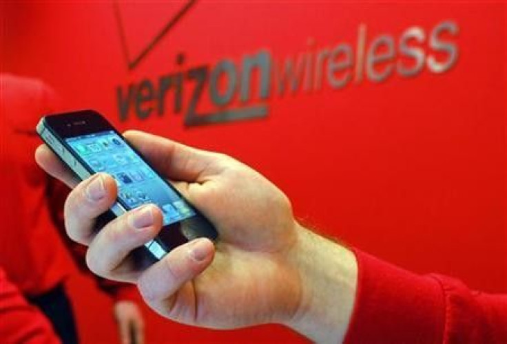 Verizon customers are increasingly turning to smartphones