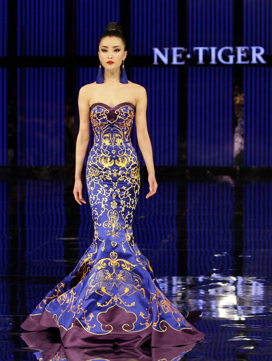 A Look Inside The Fantastical World Of China Fashion Week [photos] Ibtimes