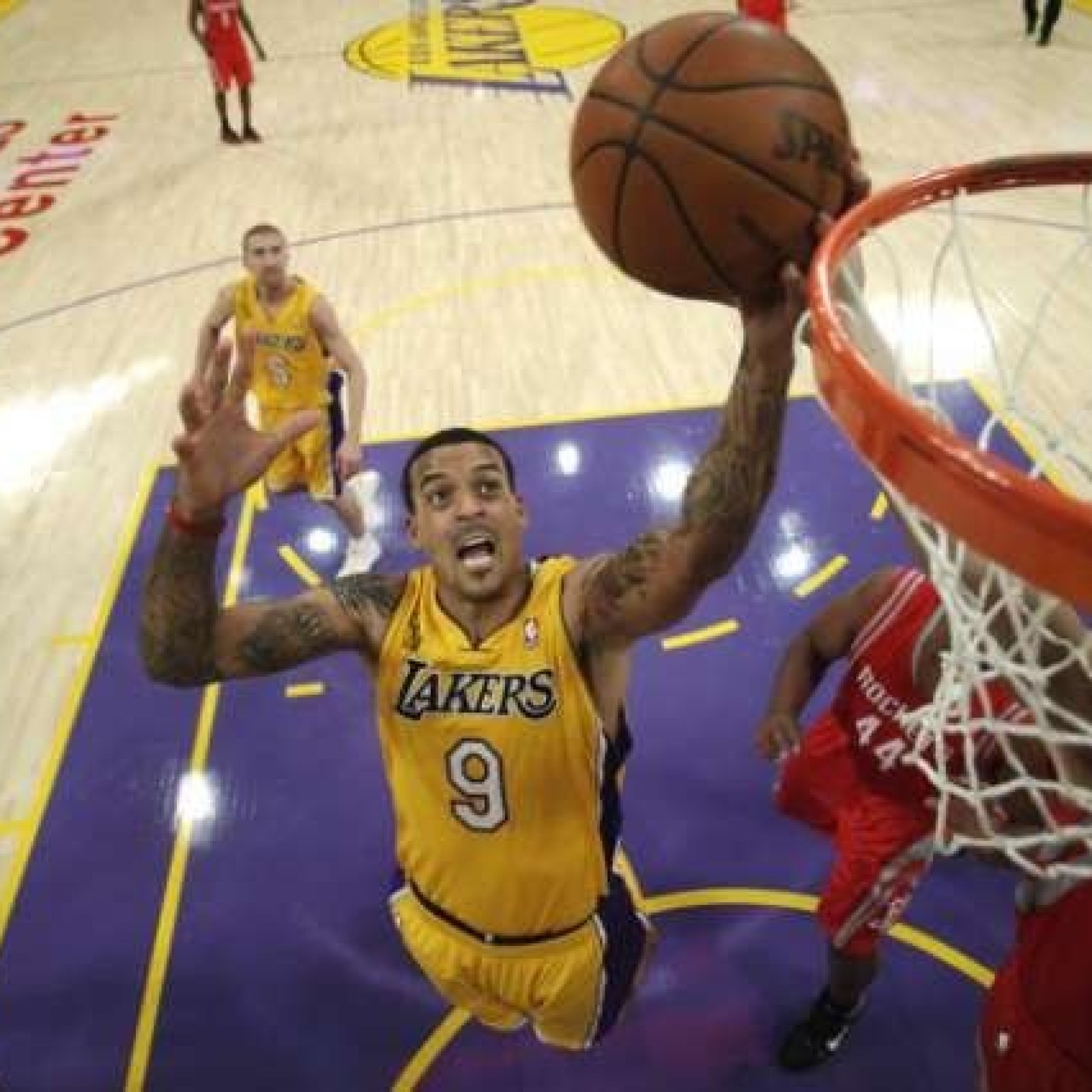 Matt Barnes still 'talking' to Lakers despite recent arrest