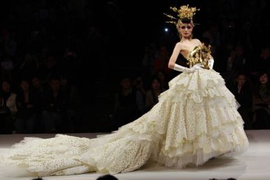 China Fashion Week: ‘Haute Couture’ Wedding Dresses Grace the Ramp