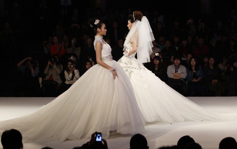 China Fashion Week Haute Couture Wedding Dresses Grace the Ramp