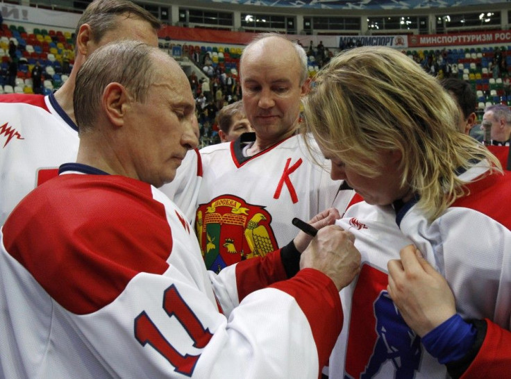 Putin hockey match