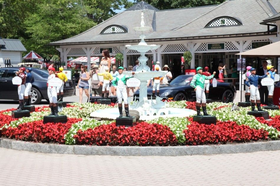 The gate to the Saratoga Race Course.
