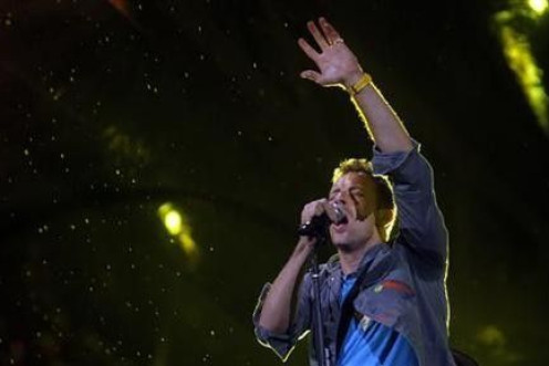 Coldplay&#039;s lead vocalist Chris Martin performs on stage during the band&#039;s world presentation of their new album &#039;&#039;Mylo Xyloto&#039;&#039; at Madrid&#039;s Las Ventas bullring