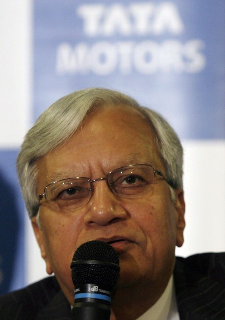 Tata Motors Vice Chairman Ravi Kant speaks during a news conference after announcing the company's consolidated results for the first quarter in Mumbai August 31, 2009.