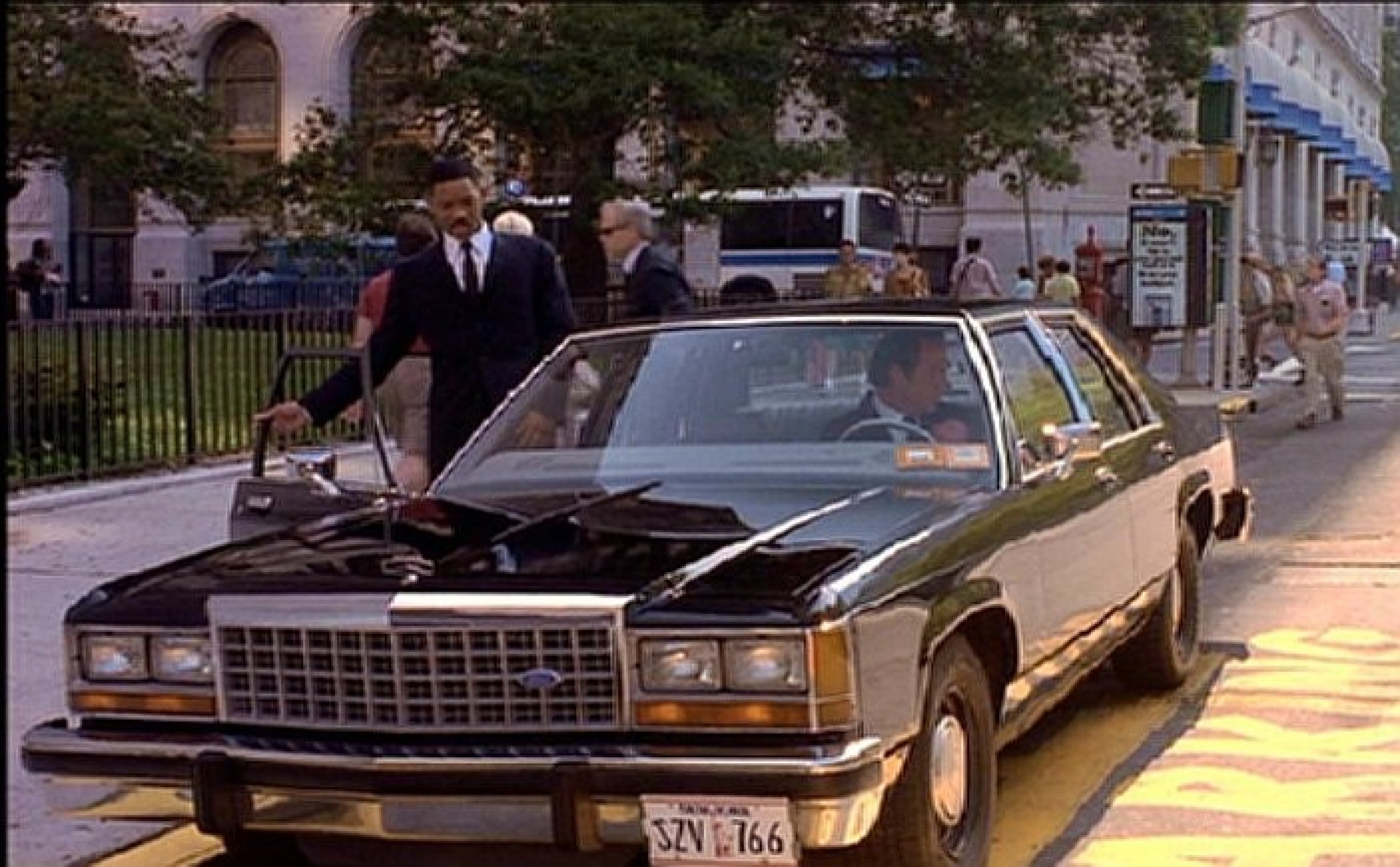 4Agent Js 1987 Ford LTD Crown Victoria from the first Men in Black