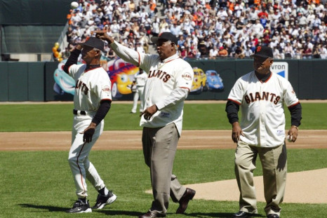 Matty Alou, brother of Felipe and Jesús Alou died Thursday in his native Dominican Republic at the age of 72. Alou and his brothers all played the outfield for the San Francisco Giants together in 1963, the first trio of brothers to do so.