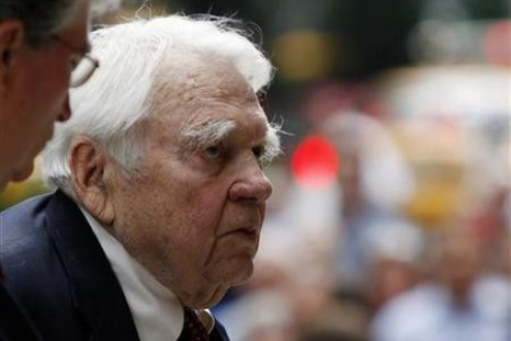 Andy Rooney arrives for the funeral service for longtime CBS News anchor Walter Cronkite at St.Bartholomew&#039;s Church in New York