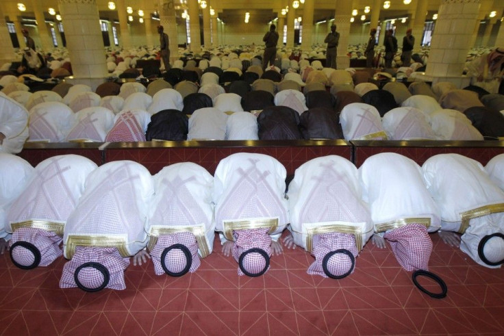 Saudis pray during Eid al-Adha at Turki bin Abdulla Mosque in Riyadh November 6, 2011.